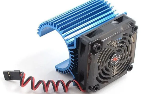 DISSIPATORE CON VENTOLA PER MOTORE 36 x 55mm