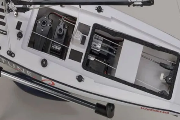 FORTUNE 612 III + KT-431S - RTR RACING YACHT