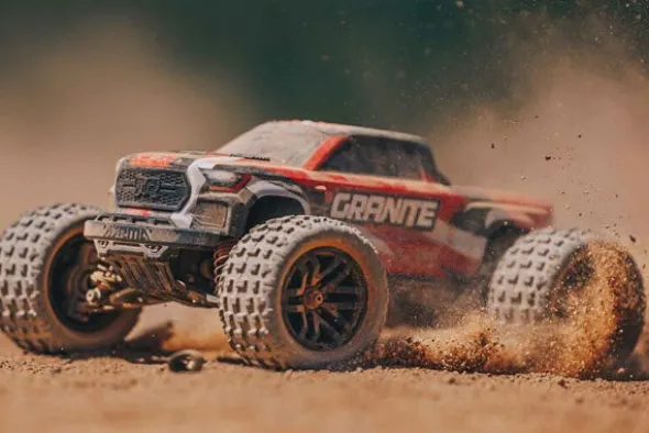 GRANITE GROM MEGA 380 - RTR MONSTER TRUCK 1:18 - ROSSO