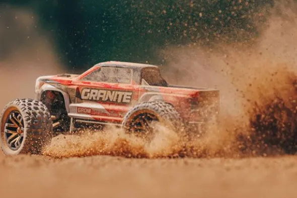 GRANITE GROM MEGA 380 - RTR MONSTER TRUCK 1:18 - ROSSO