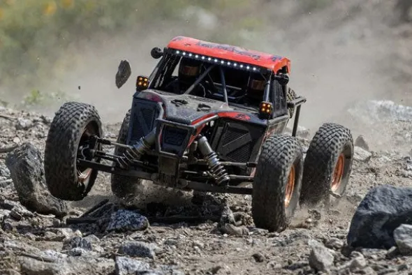 8IGHT SUPER LASERNUT 6S 4X4 BRUSHLESS - RTR DESERT BUGGY 1:6 - ROSSO