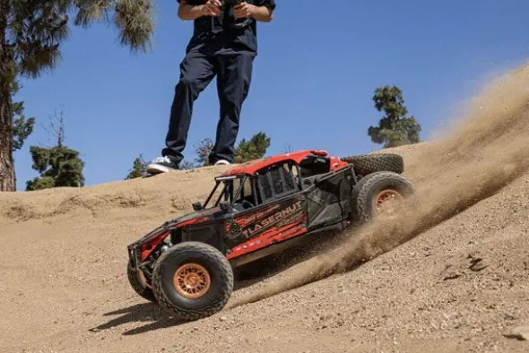 8IGHT SUPER LASERNUT 6S 4X4 BRUSHLESS - RTR DESERT BUGGY 1:6 - ROSSO