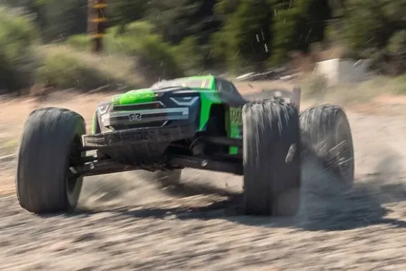 KRATON V6 BLX 4X4 BRUSHLESS 6S - RTR MONSTER TRUCK 1:8 - VERDE