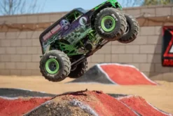 LMT 2.0 4X4 BRUSHLESS - GRAVE DIGGER - RTR MONSTER TRUCK 1:8