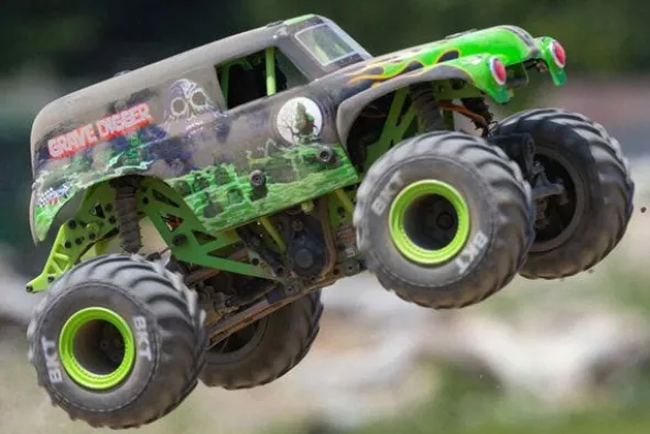 MINI LMT 4X4 BRUSHED - GRAVE DIGGER - RTR MONSTER TRUCK 1:18