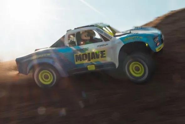 MOJAVE GROM MEGA 380 4X4 - RTR SHORT COURSE 1:16 - BLU/BIANCO
