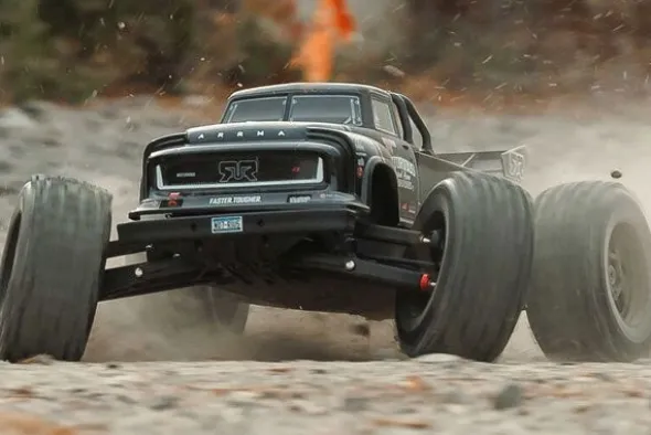 NOTORIOUS V6 4X4 BLX BRUSHLESS 6S - RTR MONSTER TRUCK 1:8 - NERO