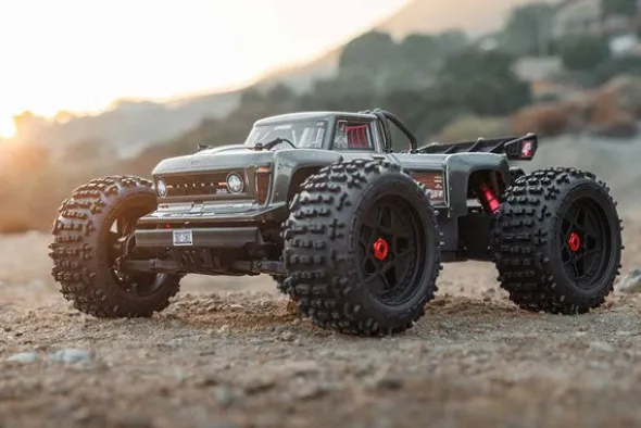 OUTCAST 4S V2 BLX - RTR MONSTER TRUCK 1:10 - GUN METAL