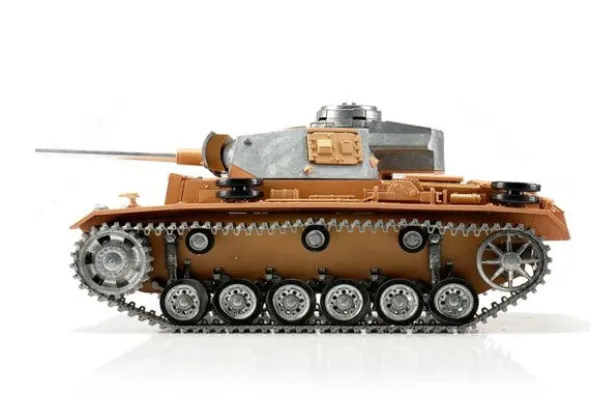 PRO-EDITION PANZER III - INFRAROSSI 1:16 - NON VERNICIATO