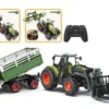 RC 3601 - TRATTORE CON FORCHE FIENO E RASTRELLO 1:24