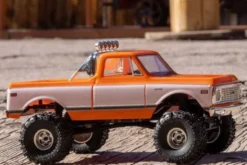 SCX24 CHEVROLET C10 4WD 1967-1972- RTR ROCK CRAWLER 1:24 - ORANGE