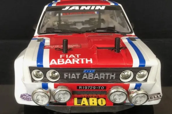 THE RALLY LEGENDS - FIAT 131 ABARTH FIAT FRANCE - RTR RALLY 1:10