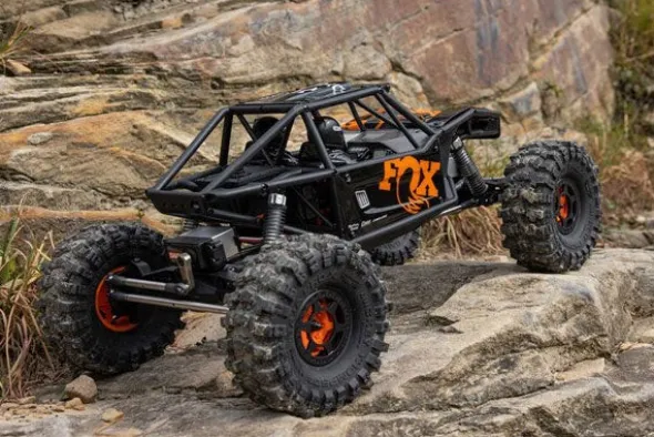 UTB10 CAPRA 1.9 4X4 BRUSHED - RTR CRAWLER 1:10 - ARANCIO