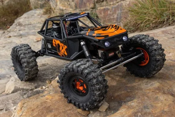 UTB10 CAPRA 1.9 4X4 BRUSHED - RTR CRAWLER 1:10 - ARANCIO