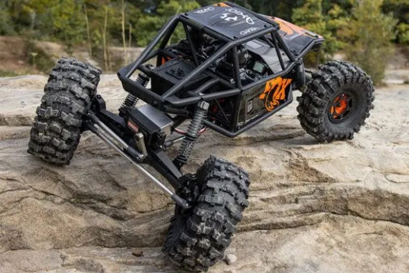 UTB10 CAPRA 1.9 4X4 BRUSHED - RTR CRAWLER 1:10 - ARANCIO