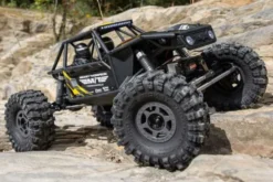 UTB10 CAPRA 1.9 4X4 BRUSHED - RTR CRAWLER 1:10 - GIALLO