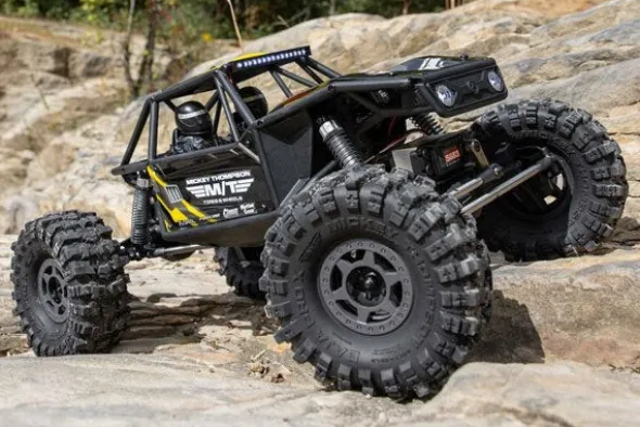UTB10 CAPRA 1.9 4X4 BRUSHED - RTR CRAWLER 1:10 - GIALLO